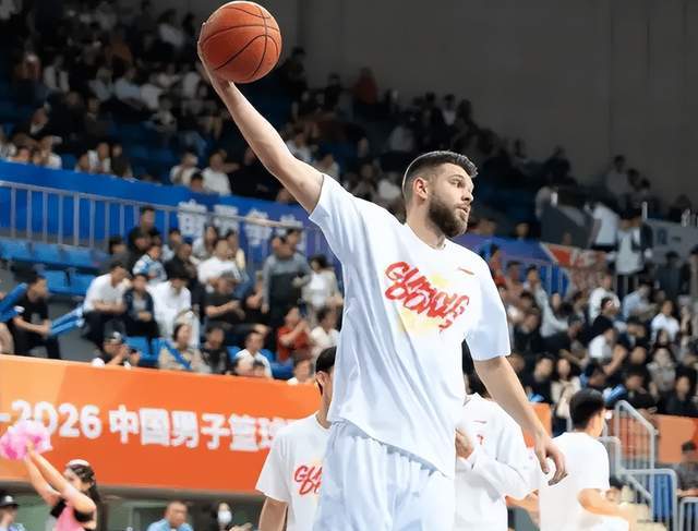1xbet官方-19投狂砍32分16板！广东救火大外援首秀大放异彩，杜锋验货成功